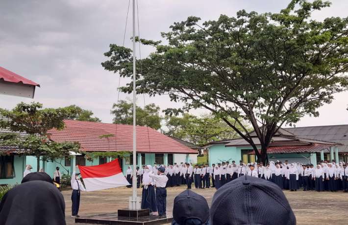 Hari Pertama Masuk Sekolah, MTs Negeri 1 Belitung Timur Gelar Upacara Bendera